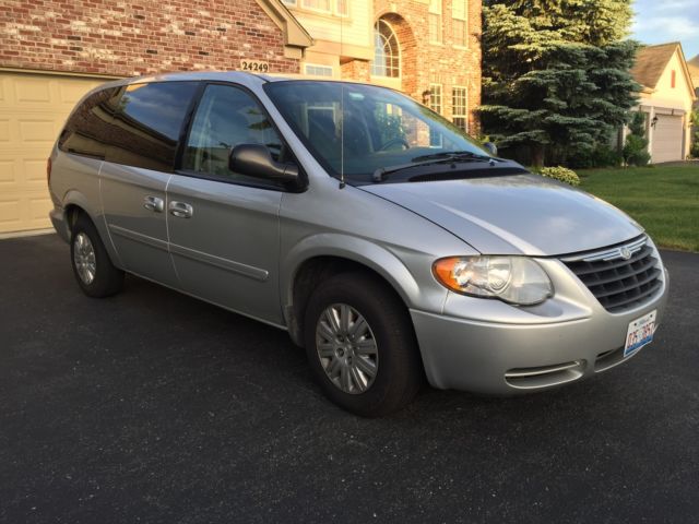 2007 Chrysler Town & Country LX SV TWC 4dr Wgn Mini Van 7 passenger 2007 Chrysler Town And Country Tire Size