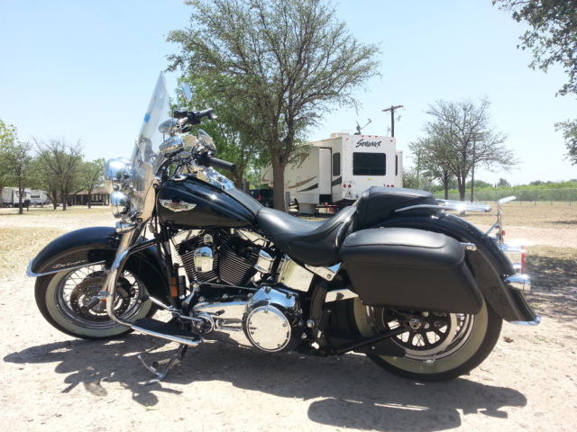 softail deluxe 2010