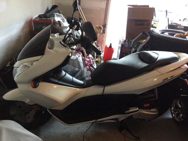 11 Honda Pcx 125 Pearl White Only 00 Miles Over 100 Mpg 60 Mph