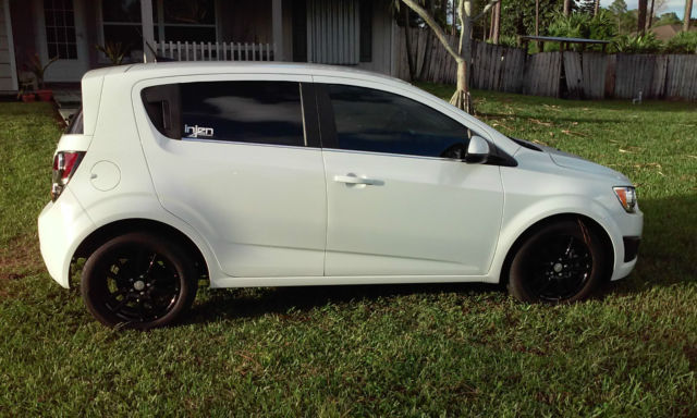 2013 Chevrolet Sonic Lt Hatchback 4 Door 1 4l White