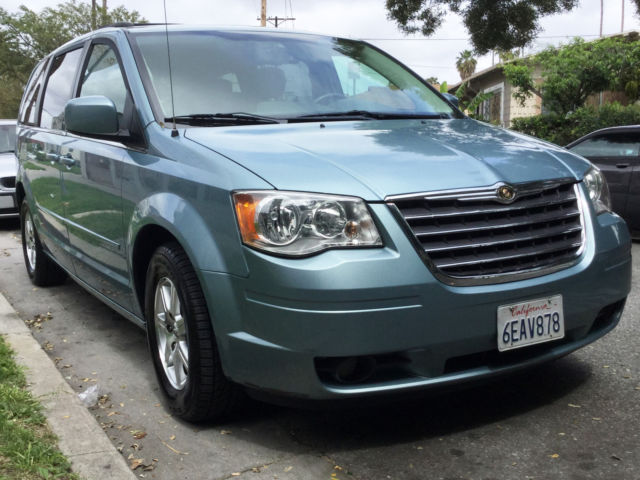 Fully Loaded 2008 Chrysler Town & Country Touring with