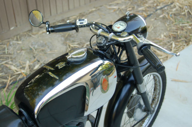 Gilera (Sears) 124 Vintage Cafe Motorcycle Moto Giro 