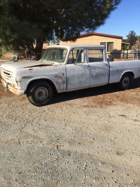 International Harvester 4 Door Truck 1970