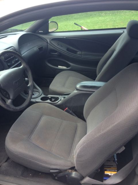 Silver 2000 Ford Mustang Automatic Cloth Interior Good Car
