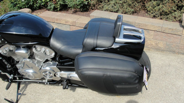 v rod muscle saddlebags for sale