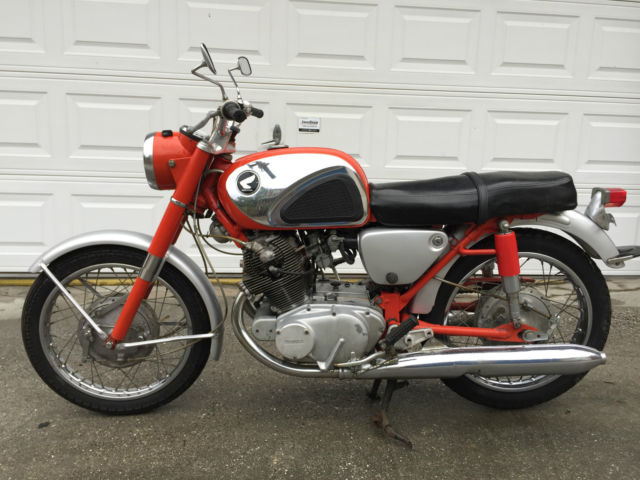 1965 Honda CB77 Super Hawk - 305cc - time machine