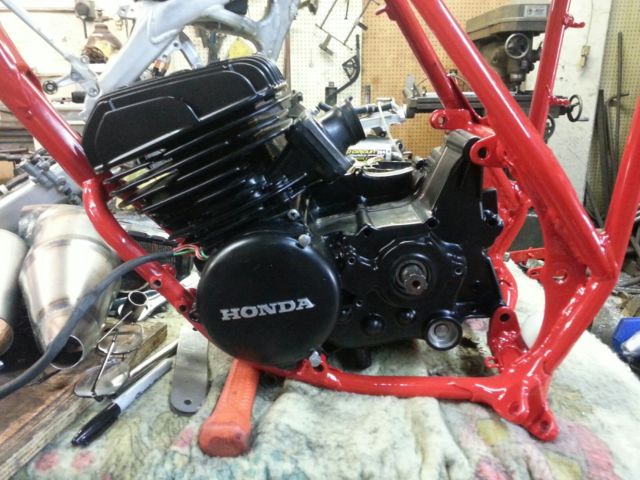 New Seat For Honda CR125 CR125M Elsinore 1973-1975 – Black Vinyl With Metal Pan, Includes Mounting Hardware