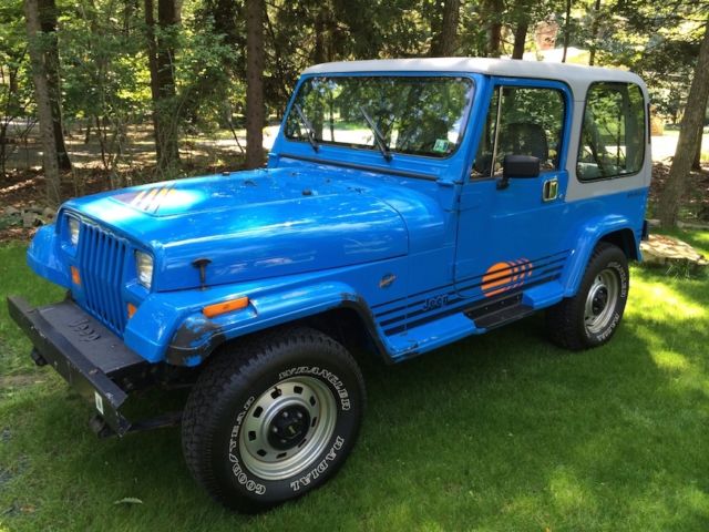 1990 Jeep Wrangler Islander Edition - great condition, all original, only  15k mi