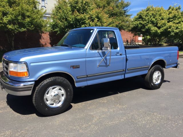 1997 ford f-350 reg cab with only 31,699 miles long bed 7.5 liter eng