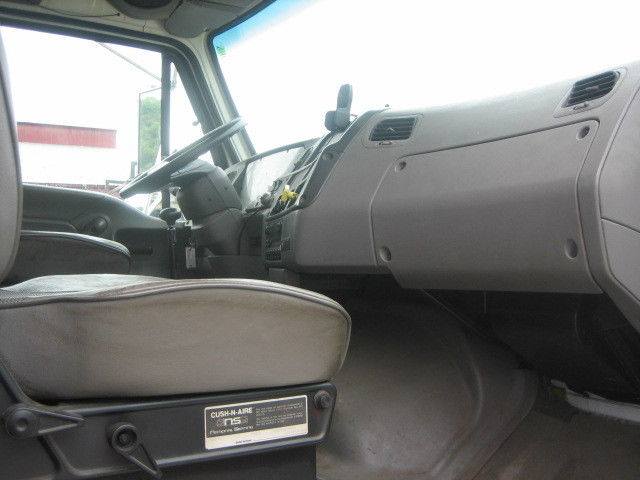 1997 FORD L8000 18 FT.DRY FREIGHT VAN