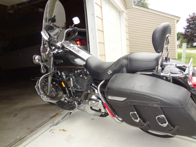 2000 FLHRCI Black and Chrome with LOW MILES!!