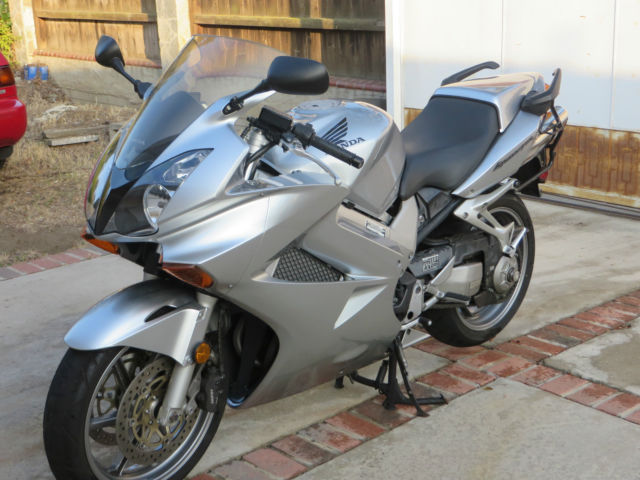 Honda VFR 2005