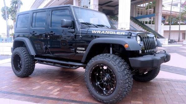 2015 Jeep Wrangler Unlimited 4x4 Black on Black Hardtop w/ 20