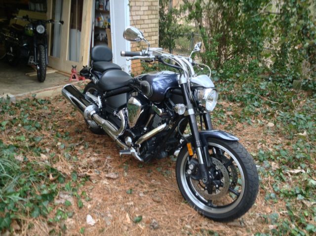 Bright2wheels Gen 2 LED Tail Light For Yamaha Road Star Warrior 2002-2009 – Smoked Lens, Integrated Turn Signals