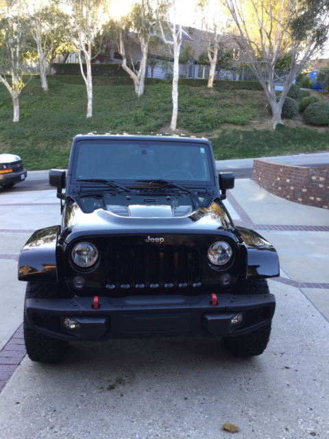 Jeep Wrangler Rubicon Hard Rock Black with red logo and tow hooks