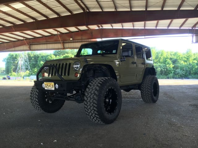 Lifted Jeep Wrangler Unlimited Sahara 38 inch tires